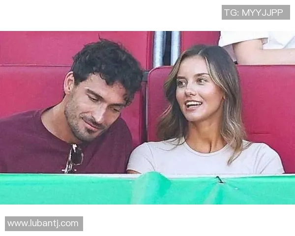 外国足球明星的女友们:她们的魅力与生活揭秘